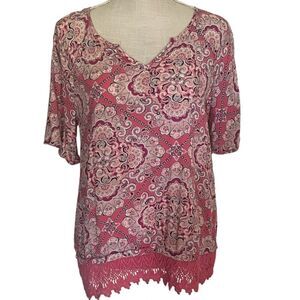 Medium, Pink Paisley w/ Bottom Lace Trim & Flutter Sleeves, Notch V Neck Top